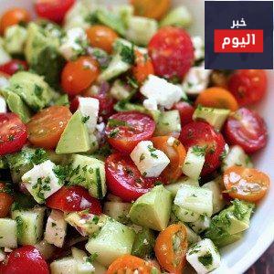 سلطة البندورة و الأفوكادو بالجبن : سلطات جديدة