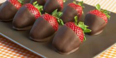 الفراولة بالشيكولاتة
