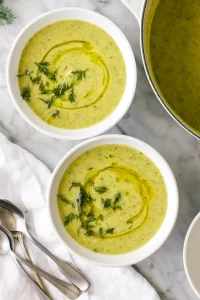 شوربة البصل والكوسا