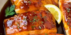 طريقة عمل السلمون‭ ‬المشوي‭ ‬الحلو‭ ‬والحار