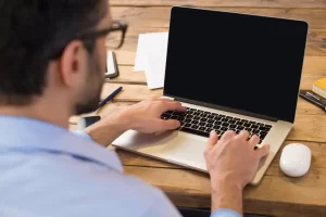 شاشة اللاب توب سوداء