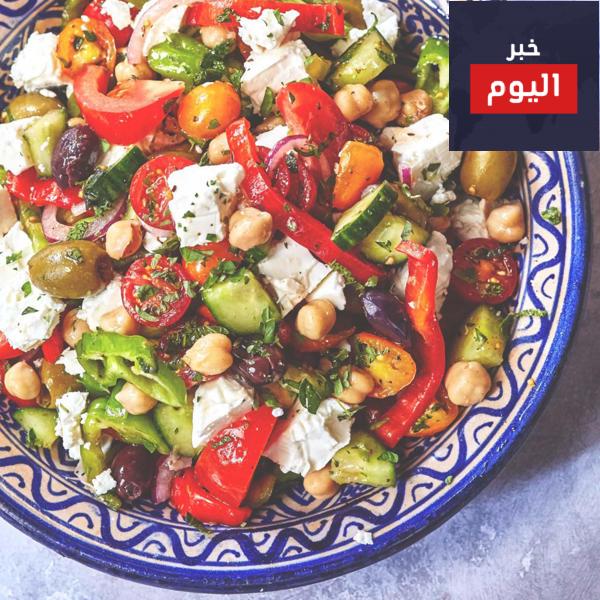 سلطة الجبنة الفيتا بالحمص و الجرجير