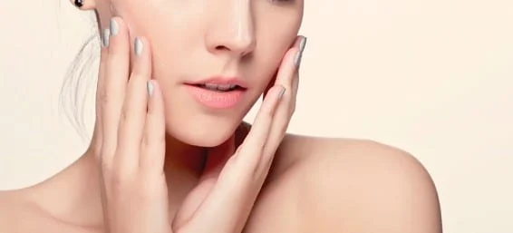تمتعي ببشرة وشعر أكثر حيوية مع الإستخدمات الجمالية الرائعة لزيت الاطفال