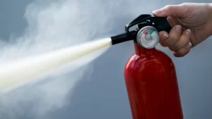 طريقة استخدام طفاية الحريق