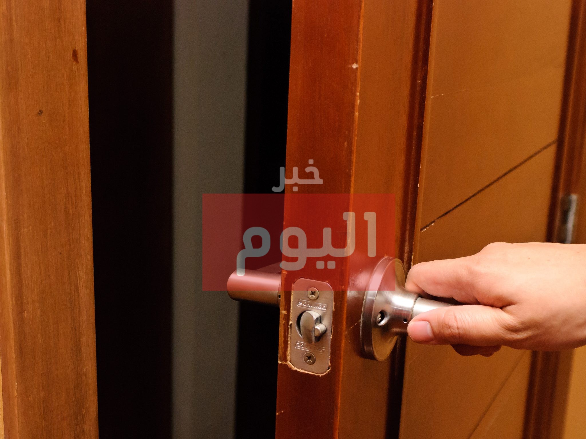 طريقة فتح قفل باب