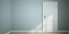 طريقة دهان أبواب الخشب أبيض