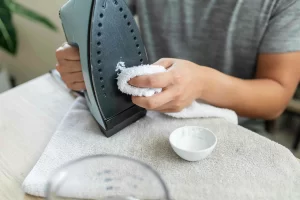 طريقة تنظيف مكواة البخار