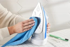 طريقة تنظيف مكواة البخار