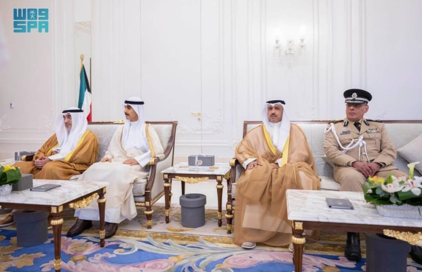 ولي عهد الكويت يستقبل الأمير عبدالعزيز بن سعود 3 ولي عهد الكويت يستقبل الأمير عبدالعزيز بن سعود