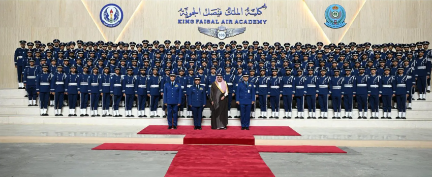 بن عياف يرعى حفل تخريج الدورة 106 من طلبة كلية الملك فيصل الجوية