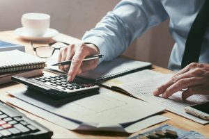 كيف يتم إعداد تقرير ضريبة القيمة المضافة من الفواتير الإلكترونية؟