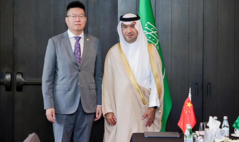 وزير البلديات يبحث في بكين تعزيز الشراكات السعودية- الصينية في الإسكان والتطوير العمراني
