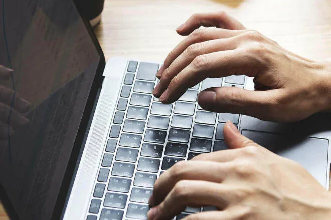 هل يمكن إصدار فاتورة إلكترونية بدون سجل تجاري؟