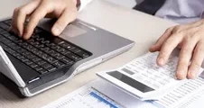 ما الفرق بين الفاتورة الضريبية والفاتورة المبسطة؟