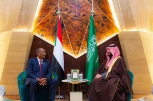 ولي العهد والبرهان يبحثان مستجدات الأحداث بالسودان