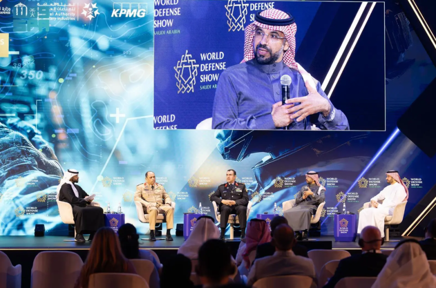 العميد القحطاني يشارك في برنامج "لقاء الجهات الحكومية السعودية" بمعرض الدفاع