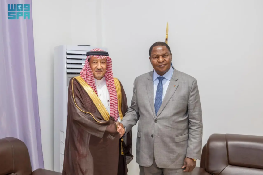 رئيس جمهورية أفريقيا الوسطى يستقبل نائب وزير الخارجية