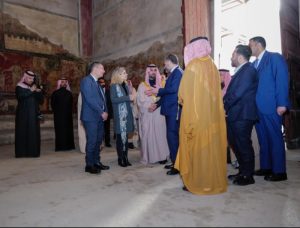 وزير الثقافة ونظيره السوري يزوران المتحف الوطني بدمشق