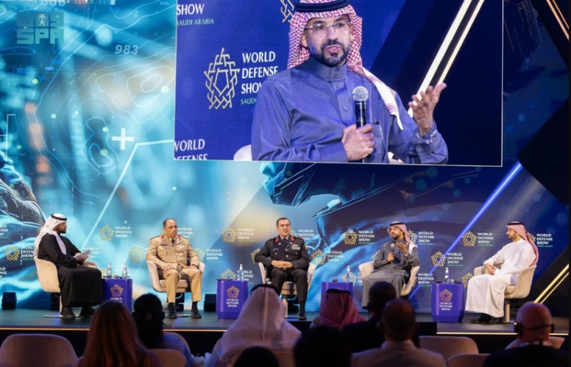 العميد القحطاني يشارك في برنامج "لقاء الجهات الحكومية السعودية" بمعرض الدفاع