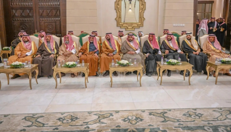 أمير منطقة حائل يستقبل المهنئين بشهر رمضان